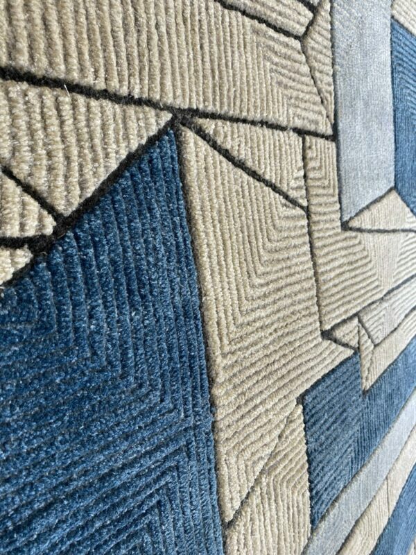 LRG427 CWN - Tetris- Close up 2