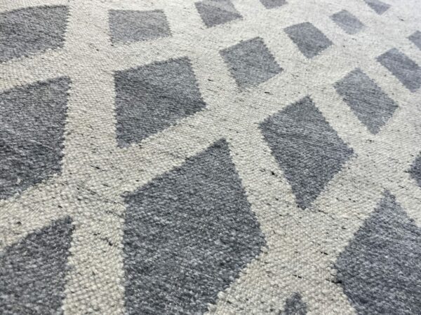 LRG457 WLSG - Crossover - Close up 2