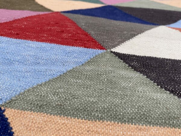 LRG458 - Aztec - Close up 1