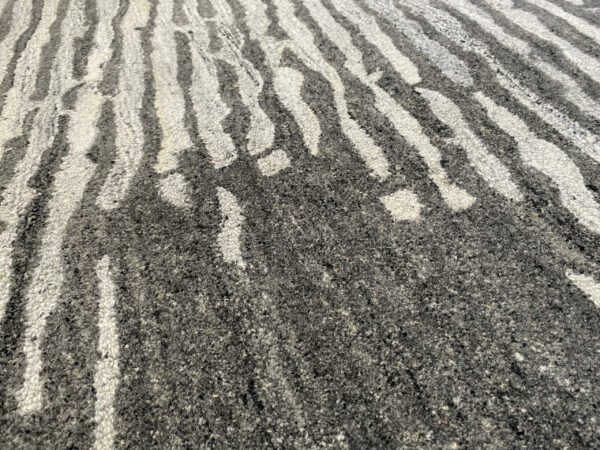 LRG471 - Etching - Close up 1