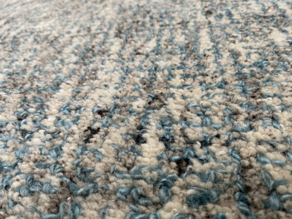 LRG472 - Springer NWT - Close up 2