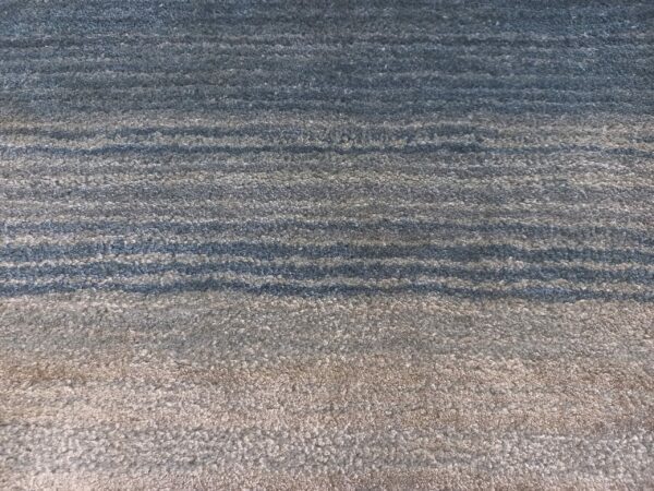 LRG528 ABSLB Ombre - Close Up 2