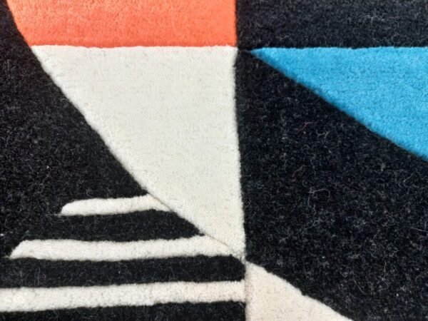 LRG542 Memphis - Close Up 3