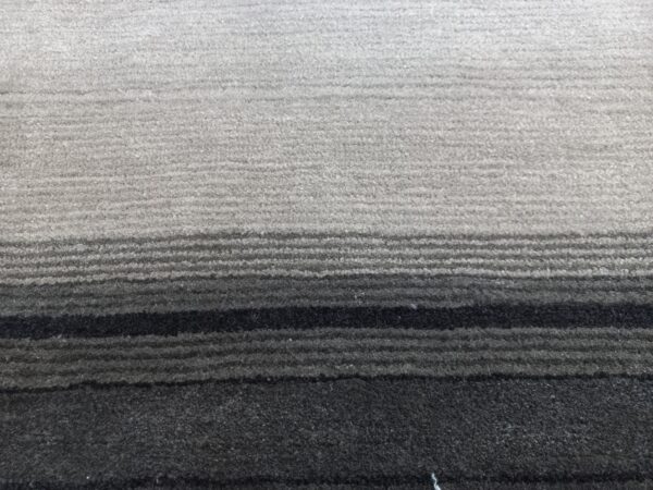 LRG528 WE Ombre - Close Up 2